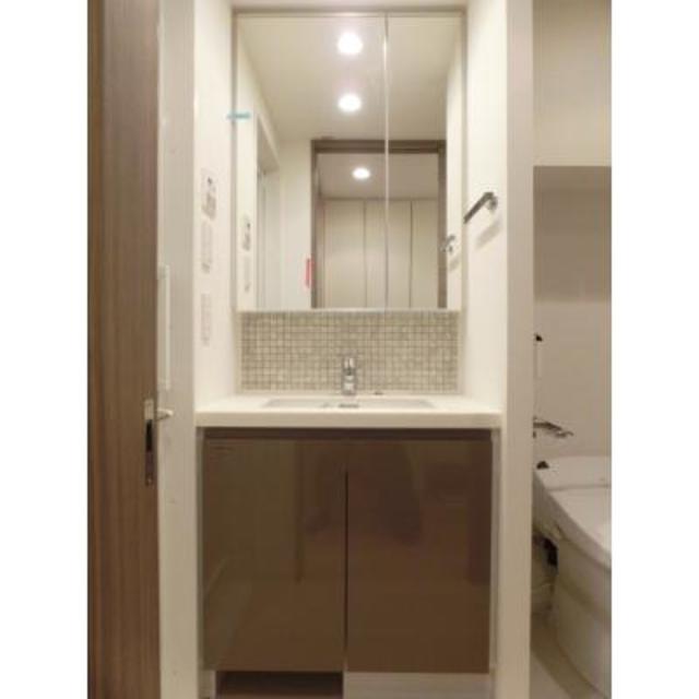 洗面設備　※写真は同タイプ住戸です。