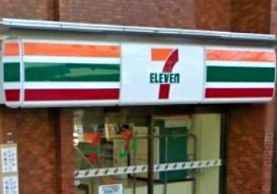 コンビニ　セブンイレブン（コンビニ）まで130m