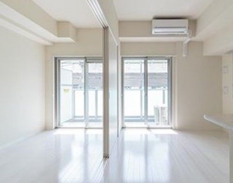 居室・リビング　☆明るい居間☆