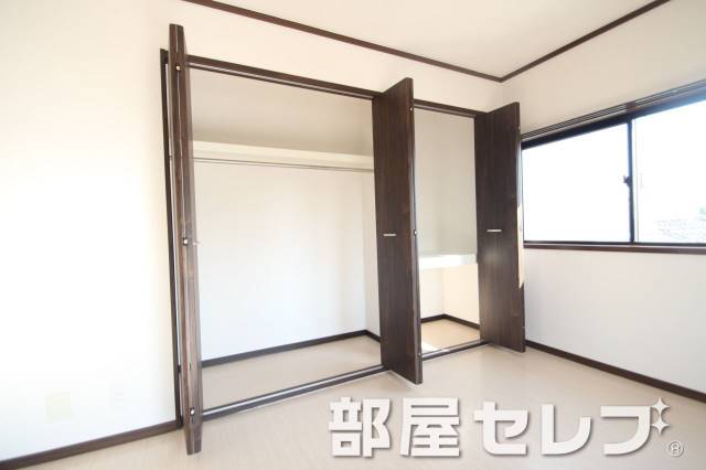 収納　クローゼット。