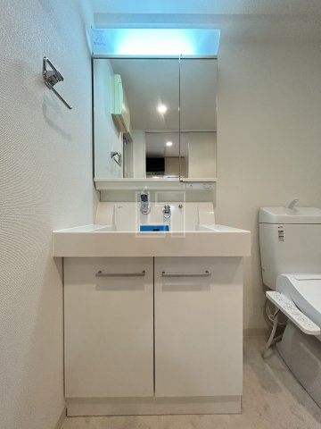 洗面設備　レジディア谷町　独立洗面化粧台