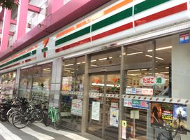 コンビニ　セブンイレブン（コンビニ）まで220m