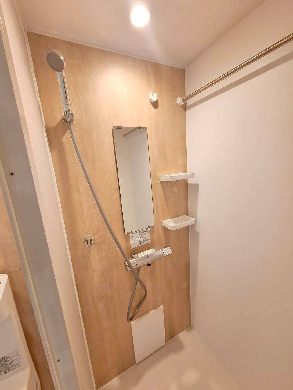 バス・シャワールーム　★シャワールームは嬉しい浴室乾燥機付きです♪★