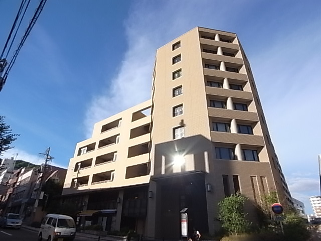 建物外観　タイル貼りの外観