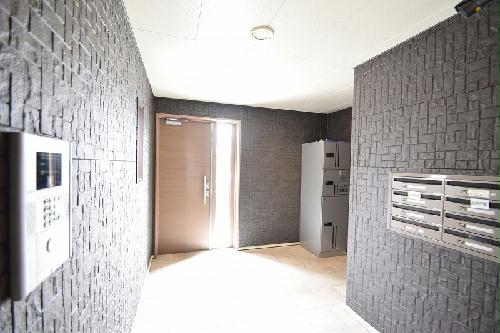 ロビー　現況を優先