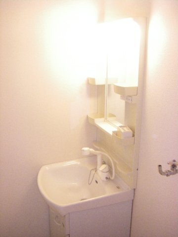 洗面設備　忙しい朝には欠かせない洗面所です