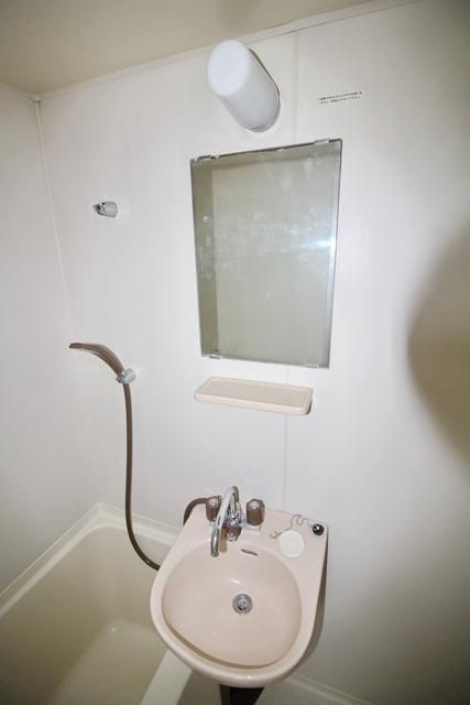 洗面設備　★鏡があって使いやすいです★