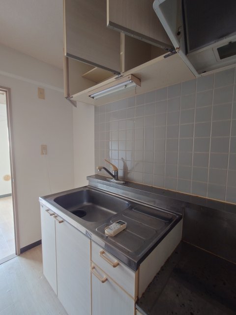 キッチン　同物件別号室の写真です。