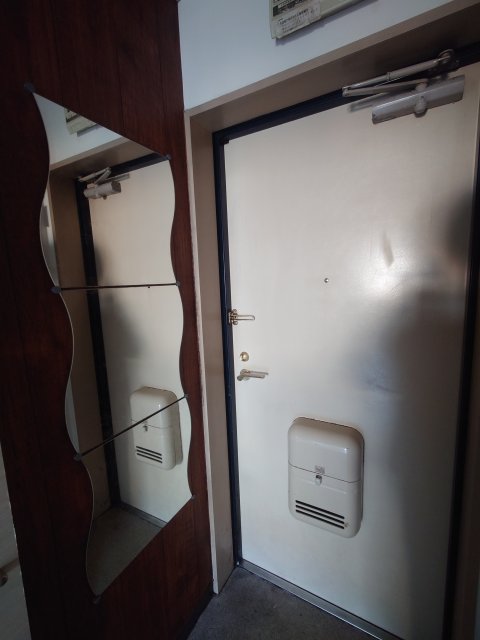 玄関　同物件別号室の写真です。