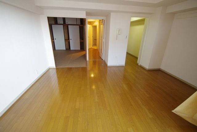 居室・リビング　★家具の配置もしやすいリビング・住環境良好★