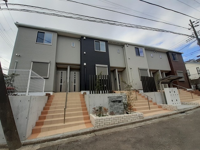 建物外観　駐車場