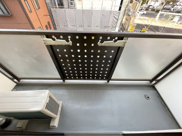 バルコニー　お洗濯にも便利なバルコニー付き