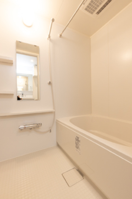 バス・シャワールーム　※写真は同タイプ住戸です。