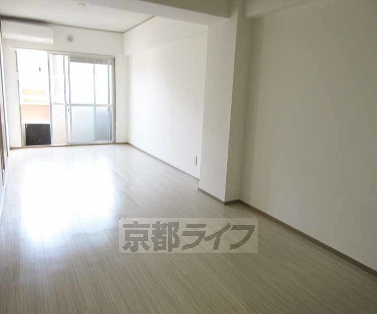 居室・リビング　日当たりの良いリビングです