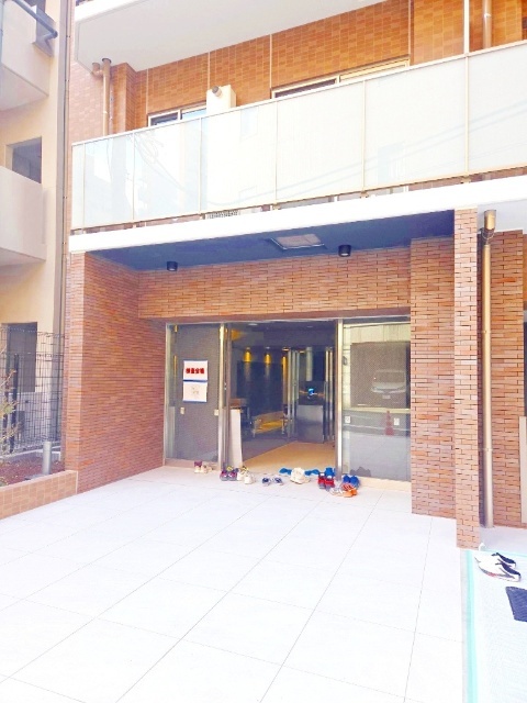 エントランス　オートロック付き