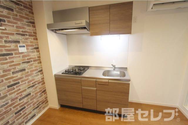 キッチン　※ＥＡＳＴ棟２０２号室の写真を流用しています。