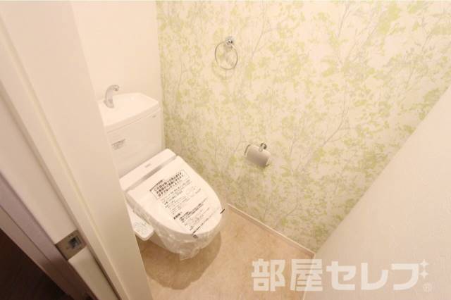 トイレ　※ＥＡＳＴ棟２０２号室の写真を流用しています。