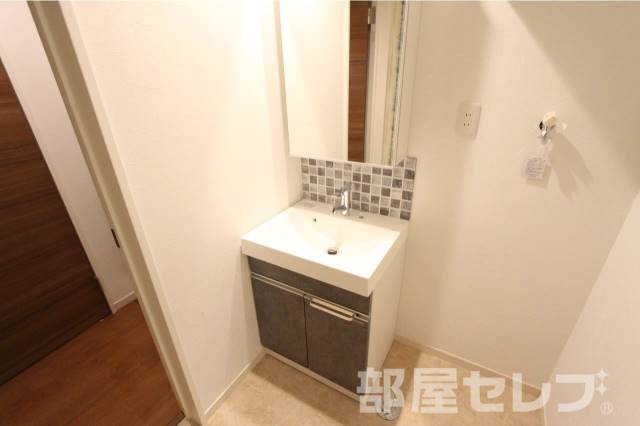 洗面設備　※ＥＡＳＴ棟２０２号室の写真を流用しています。