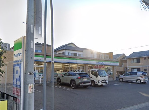 コンビニ　ファミリーマート（コンビニ）まで43m