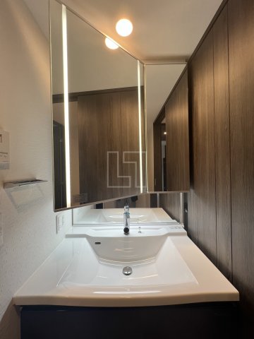 洗面設備　エステムプラザ南船場レジスタ　独立洗面台