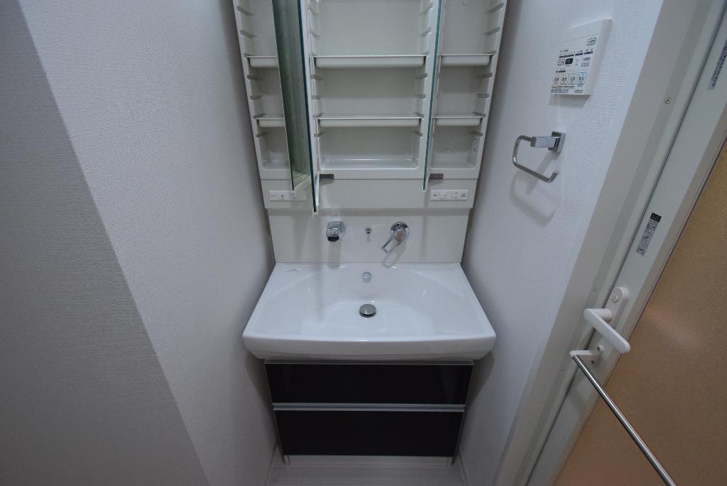 洗面設備　洗髪洗面化粧台