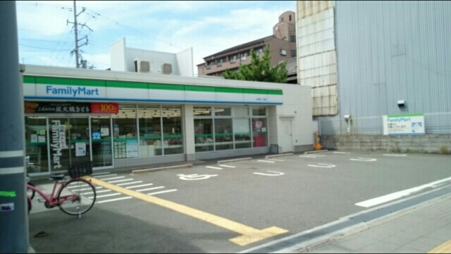 コンビニ　ファミリーマート（コンビニ）まで480m