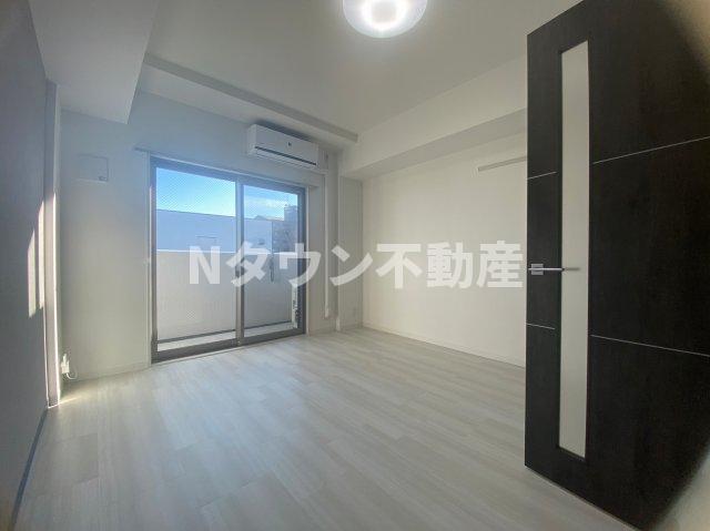 その他　こちらの居間で趣味の時間をお楽しみください