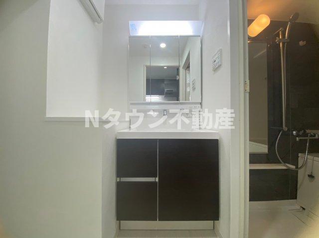 洗面設備　独立洗面化粧台付き