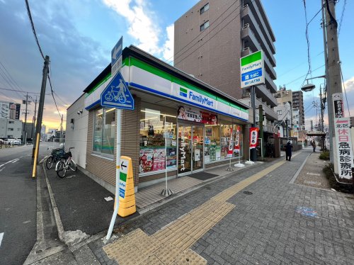 コンビニ　ファミリーマート 地下鉄平安通店（コンビニ）まで1099m