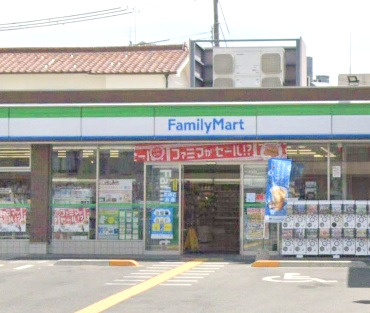 コンビニ　ファミリーマート 江坂町二丁目店（コンビニ）まで300m