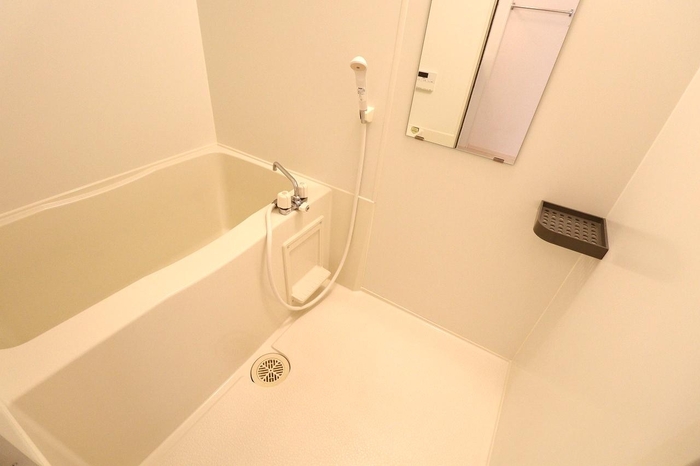 バス・シャワールーム　浴室（追い焚き機能付き）