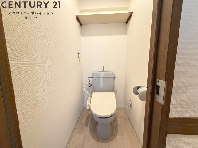 トイレ　温水洗浄便座