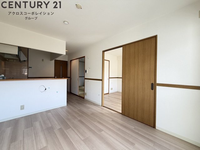 居室・リビング　明るいリビング