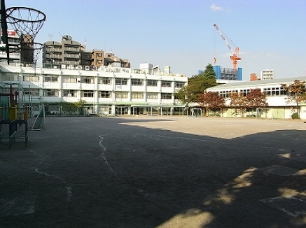 小学校　板橋第二小学校（小学校）まで416m