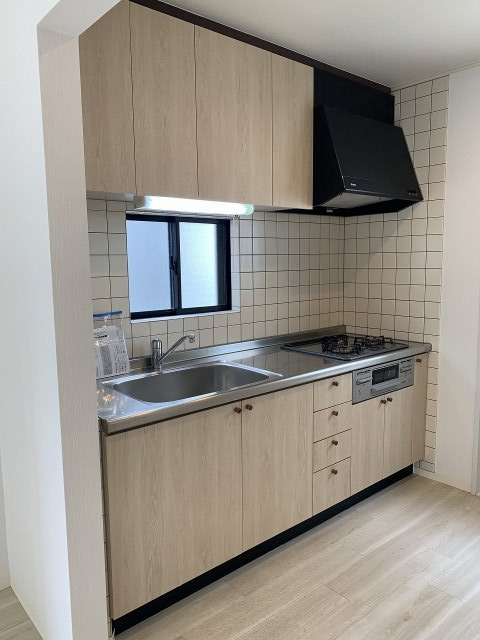 キッチン　キッチンに窓があり換気も楽々♪