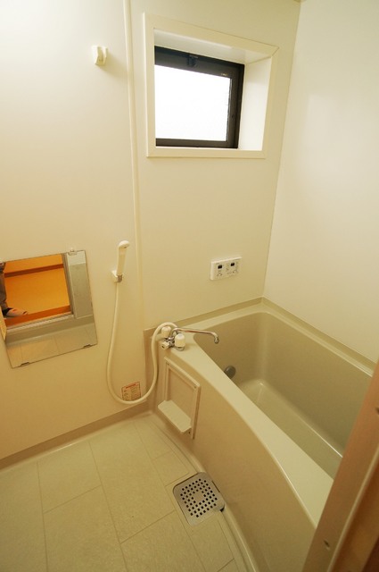 バス・シャワールーム　追焚給湯機能付バス