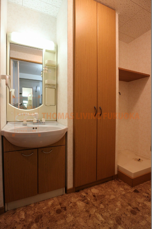 洗面設備　洗面化粧台です。