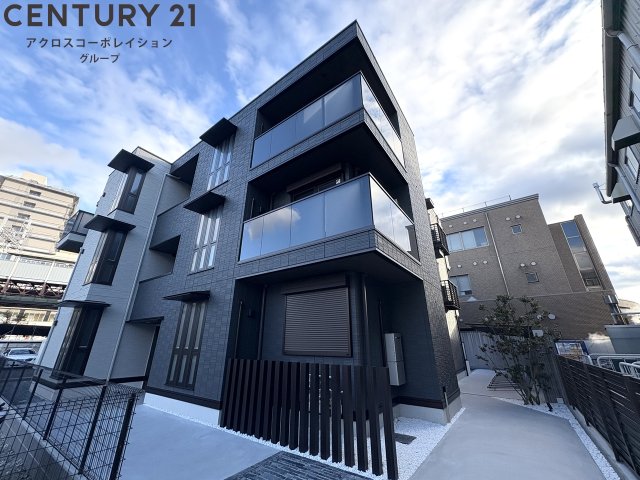 建物外観　オートロック、防犯カメラ付きで安心です☆