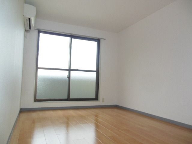 その他部屋・スペース　★日当たりが良く明るい6帖の洋室です★