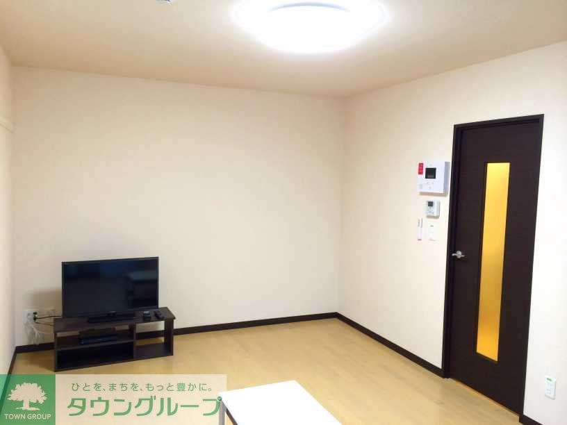 居室・リビング　同タイプの物件となります。