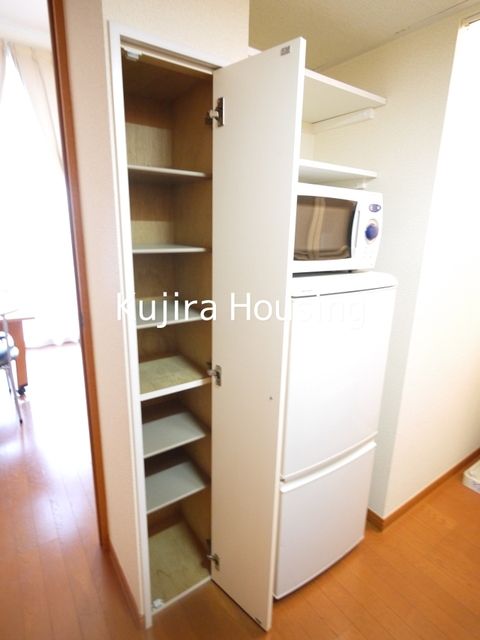 玄関　★下駄箱完備です★