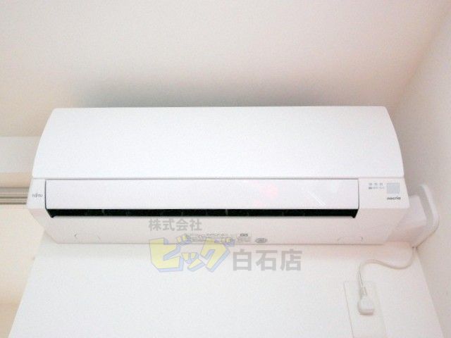 その他設備　夏も快適なエアコン付きです♪