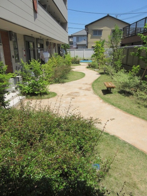 その他共有部分　母力の庭には砂場やベンチを配置