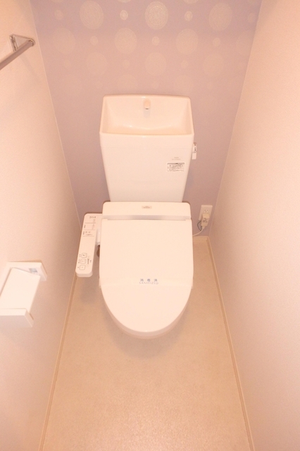 トイレ　温水洗浄暖房便座