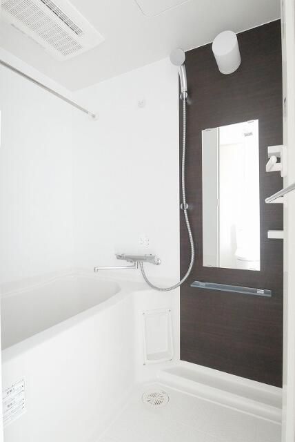 バス・シャワールーム　ゆったり過ごせるお風呂です