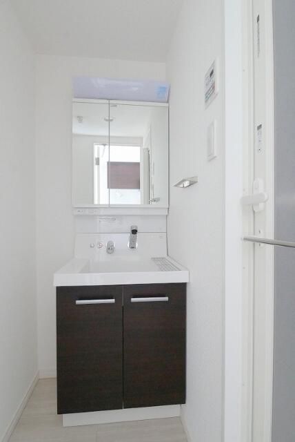 洗面設備　使いやすい洗面所です