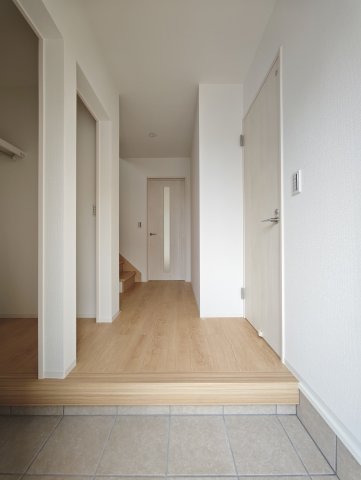 玄関　シューズインクローク付き