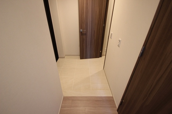 玄関　※別部屋の写真です