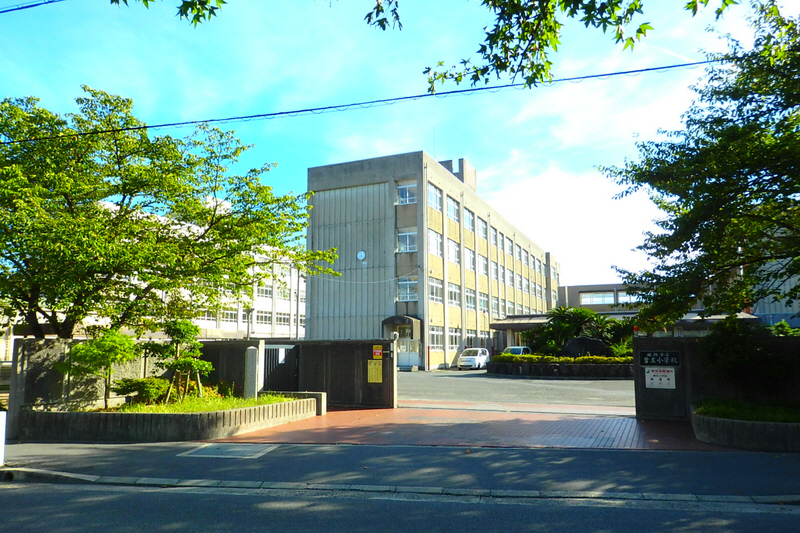 小学校　曽左小学校（小学校）まで1167m