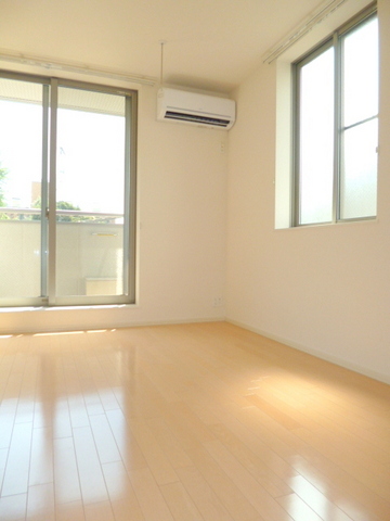 その他部屋・スペース　角部屋・2面採光で明るいお部屋です☆